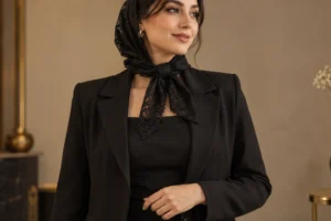 استایل مجلسی ساده با مینی اسکارف مشکی و لباس خنثی